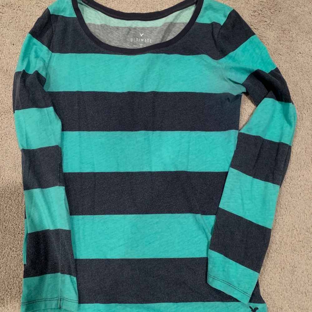 American Eagle long sleeve tshirt EUC